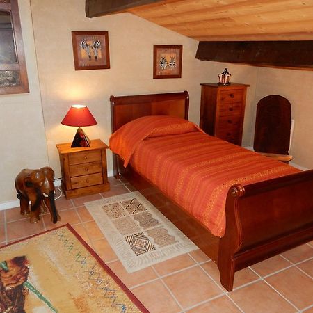 Le Chateau Des Estubiers Bed and Breakfast Sérignan-du-Comtat Eksteriør billede